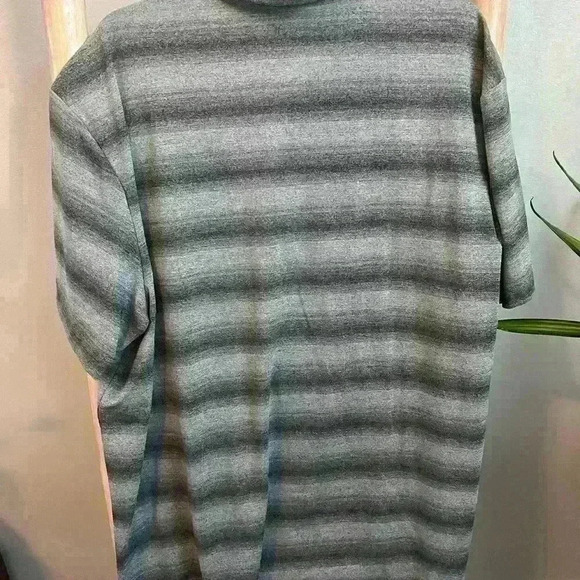 ✨Casual polo XL gray striped performance activate short sleeve - Picture 2 of 3